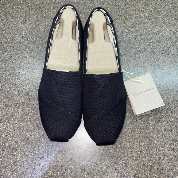 🆕 Tom’s Black Size 8 Classic Canvas Alpargatas - Picture 3 of 8